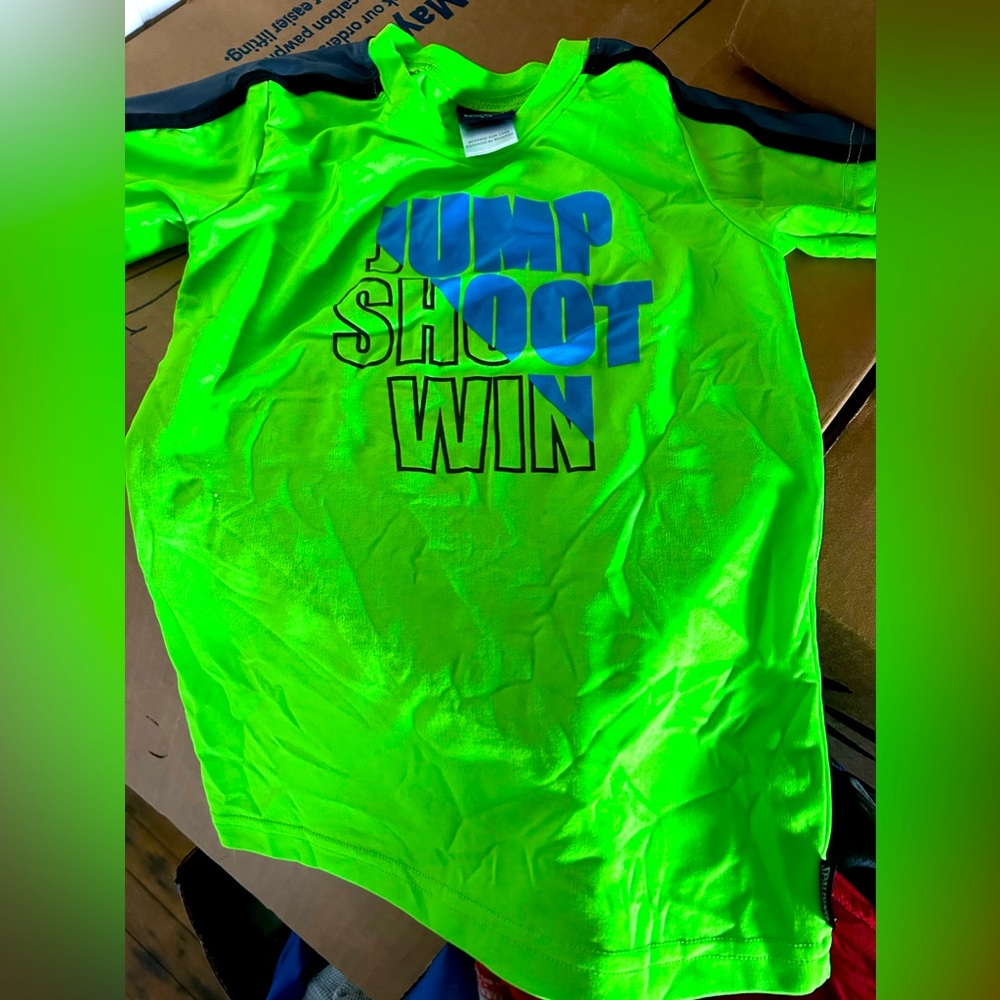 Green size 5/6 jump shoot win shirt